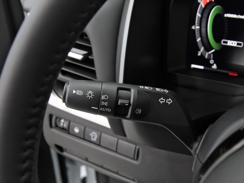 Nissan Qashqai DIG-T 103kW N-Connecta 13