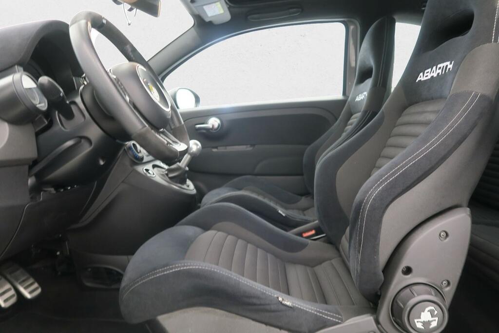 Abarth 500 695C 1.4 T-JET 180 CV 2P 17