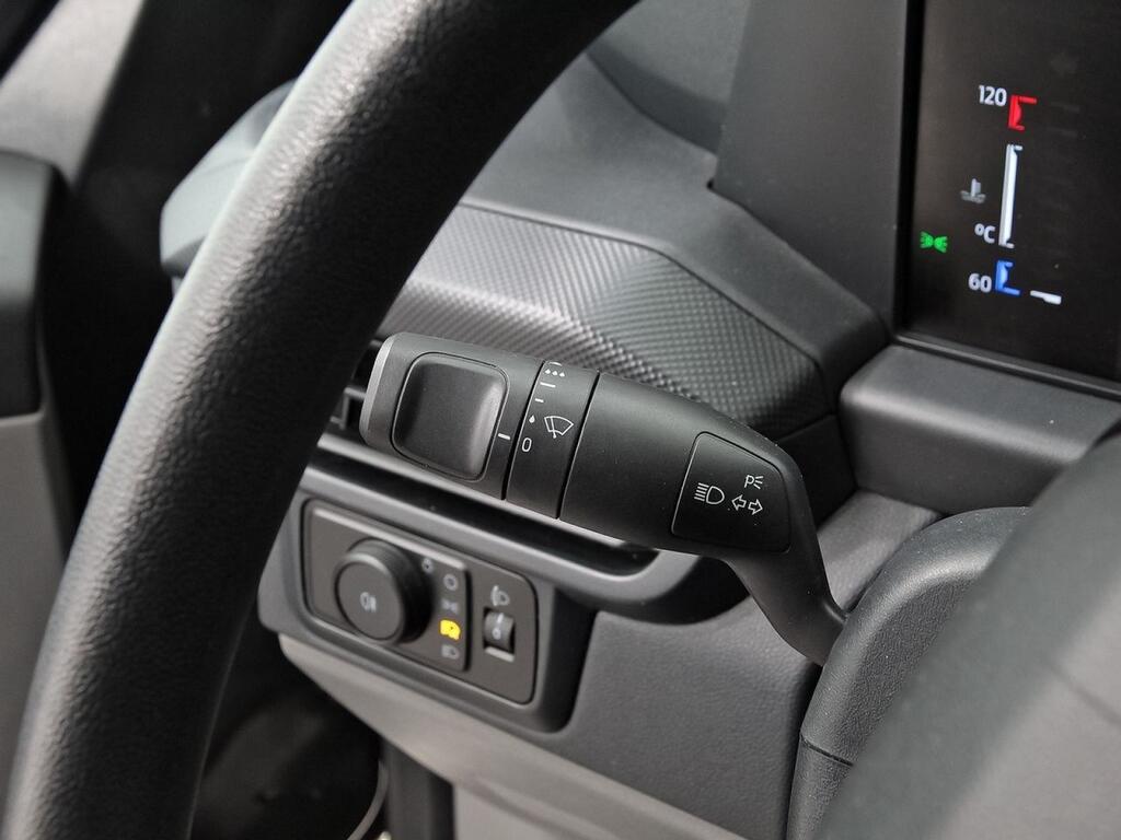 Ford Transit Custom 2.0 ECOBLUE 136 320 TREND KOMBI SWB 4P 9 PLAZAS 18