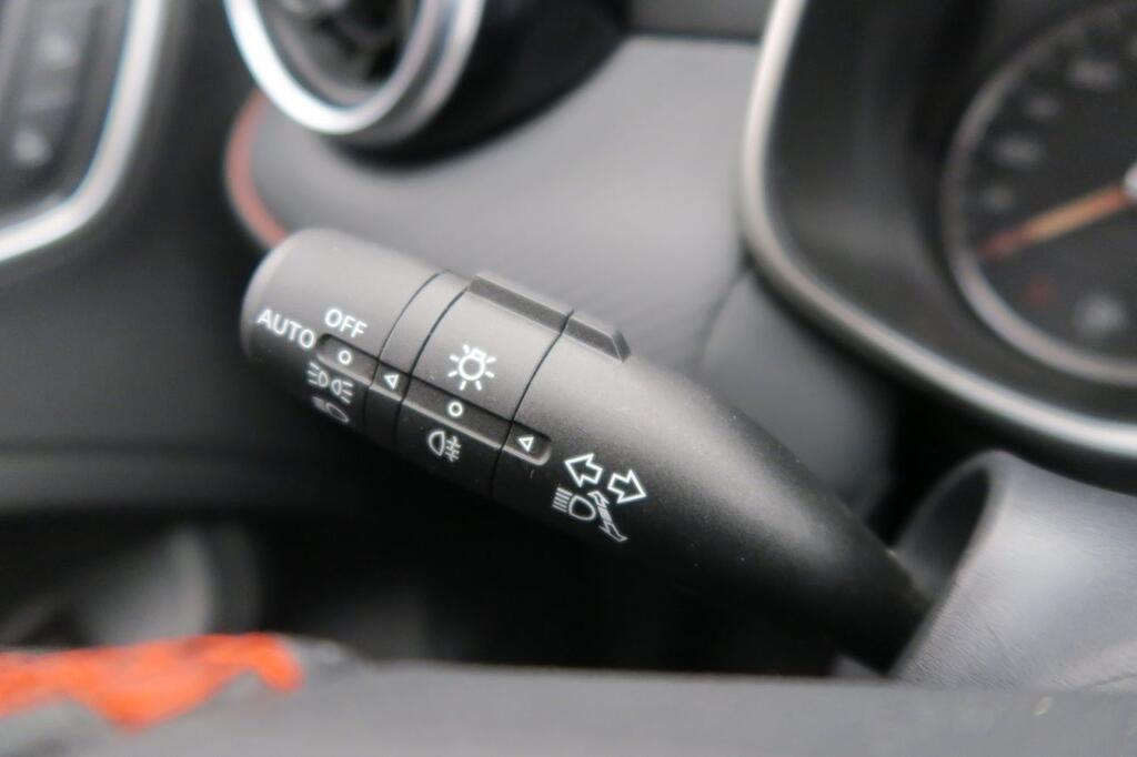 MG ZS COMFORT 1.5 106 CV 5P 14