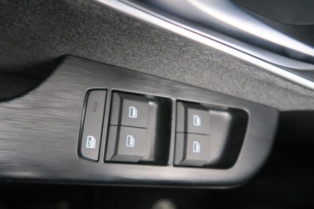 MG ZS COMFORT 1.5 HYBRID+ 197 CV 5P 8