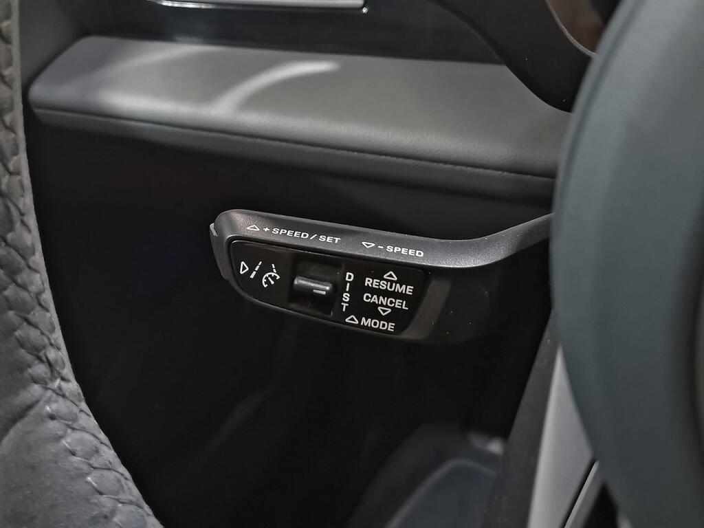 Porsche Taycan 4S Cross Turismo 17