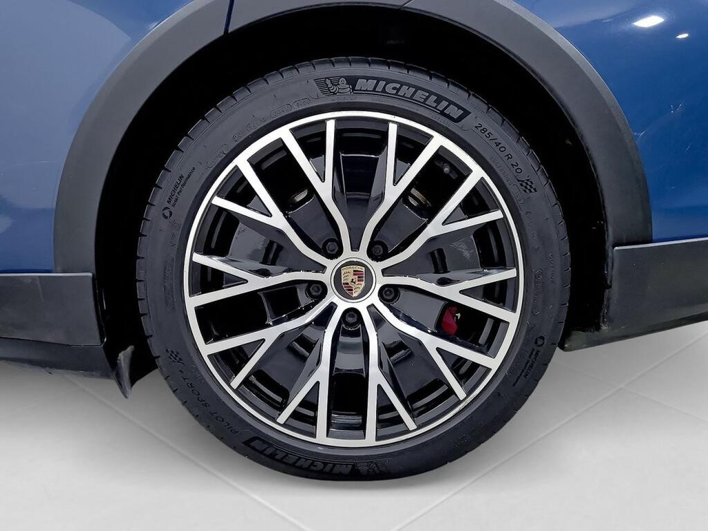 Porsche Taycan 4S Cross Turismo 11
