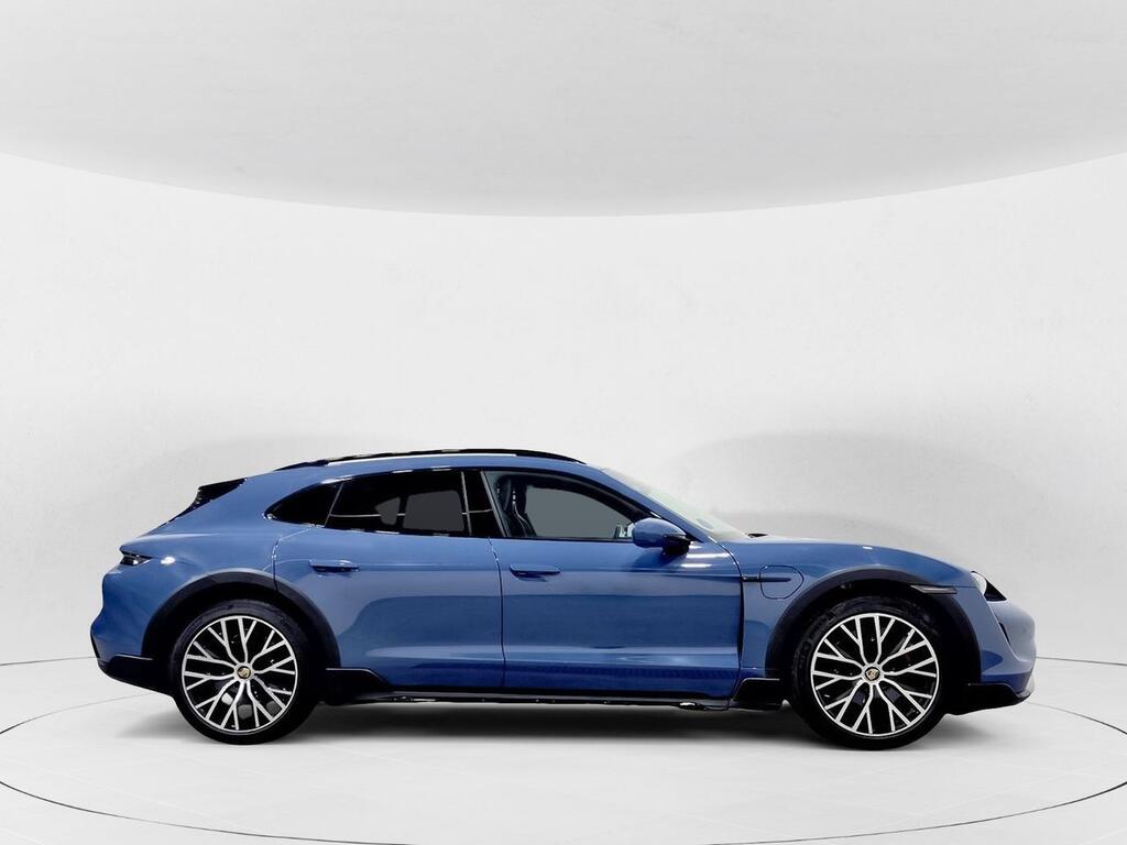 Porsche Taycan 4S Cross Turismo 3