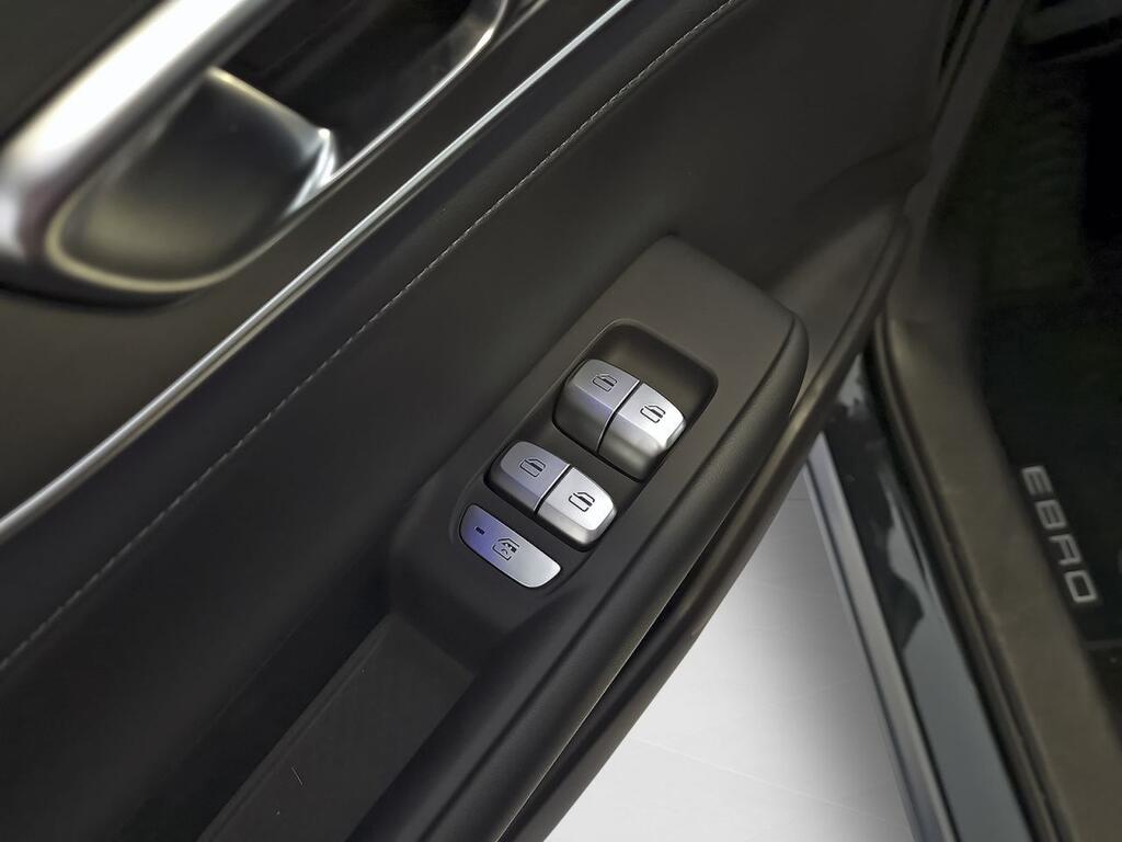 Ebro S800 1.5 TGDI PHEV Premium E-CVT 13