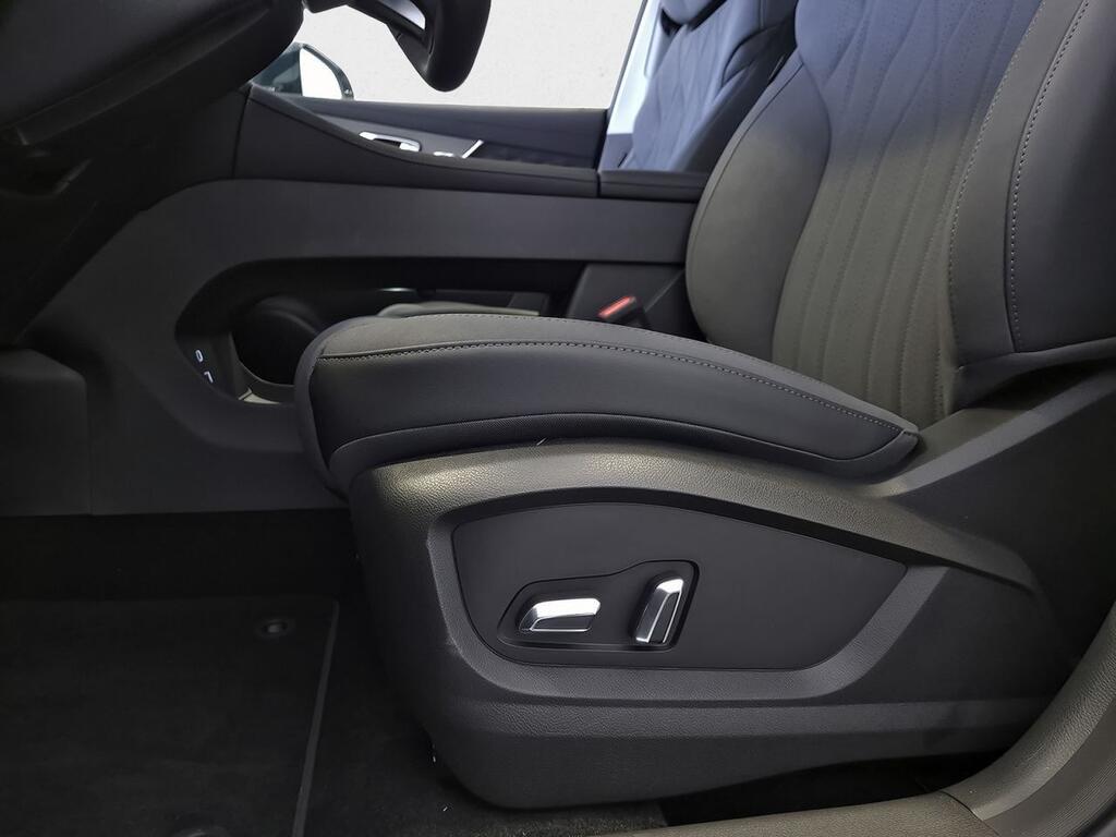 Ebro S800 1.5 TGDI PHEV Premium E-CVT 28