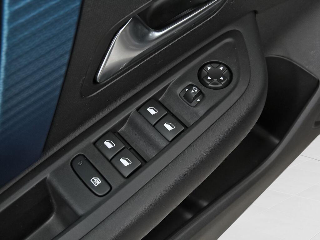 Citroën C4 ë-C4 eléctrico 100kW 50kWh Shine 13