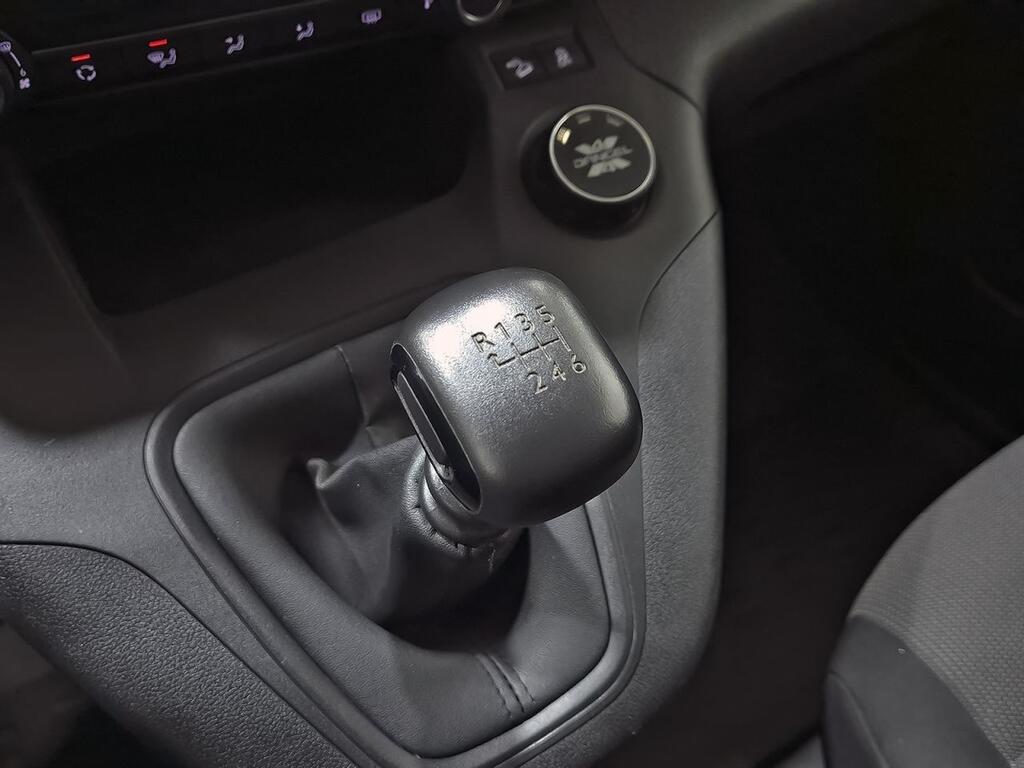 Peugeot Partner 1.5 BLUEHDI 130 4WD DANGEL STANDARD DC 4P 26