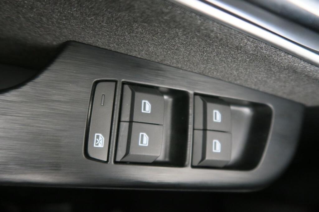 MG ZS COMFORT 1.5 HYBRID+ 197 CV 5P 8