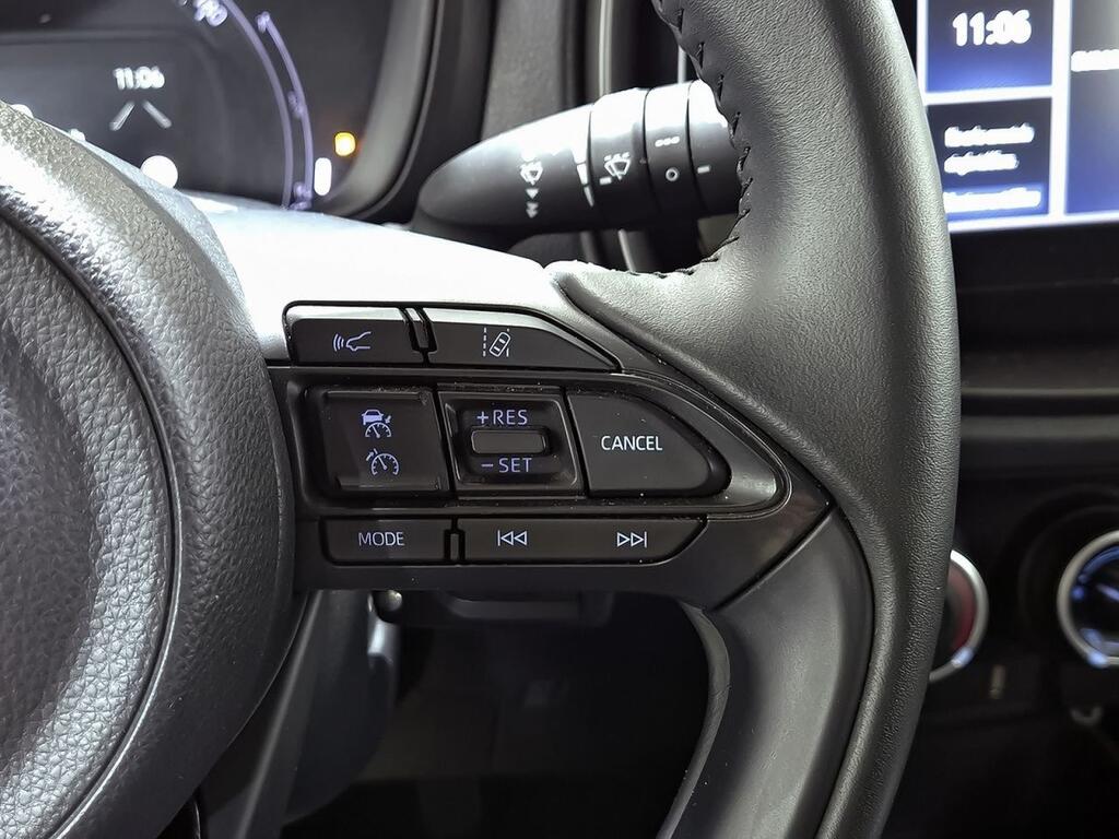 Toyota Aygo X Cross 1.0 VVT-I 72CV Play 17