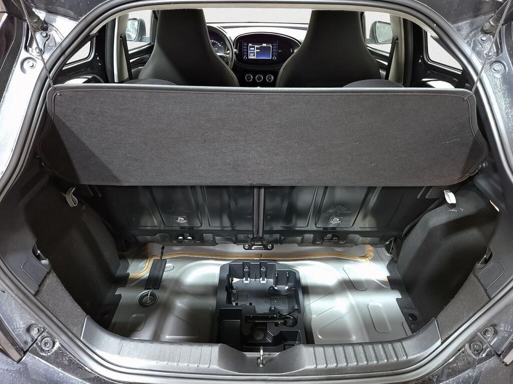 Toyota Aygo X Cross 1.0 VVT-I 72CV Play 28