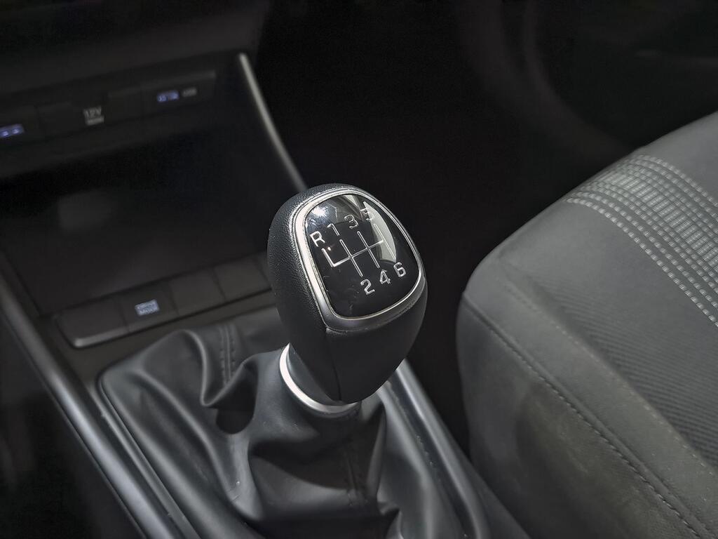 Hyundai i20 1.0 TGDI 74kW (100CV) 48V Essence 27