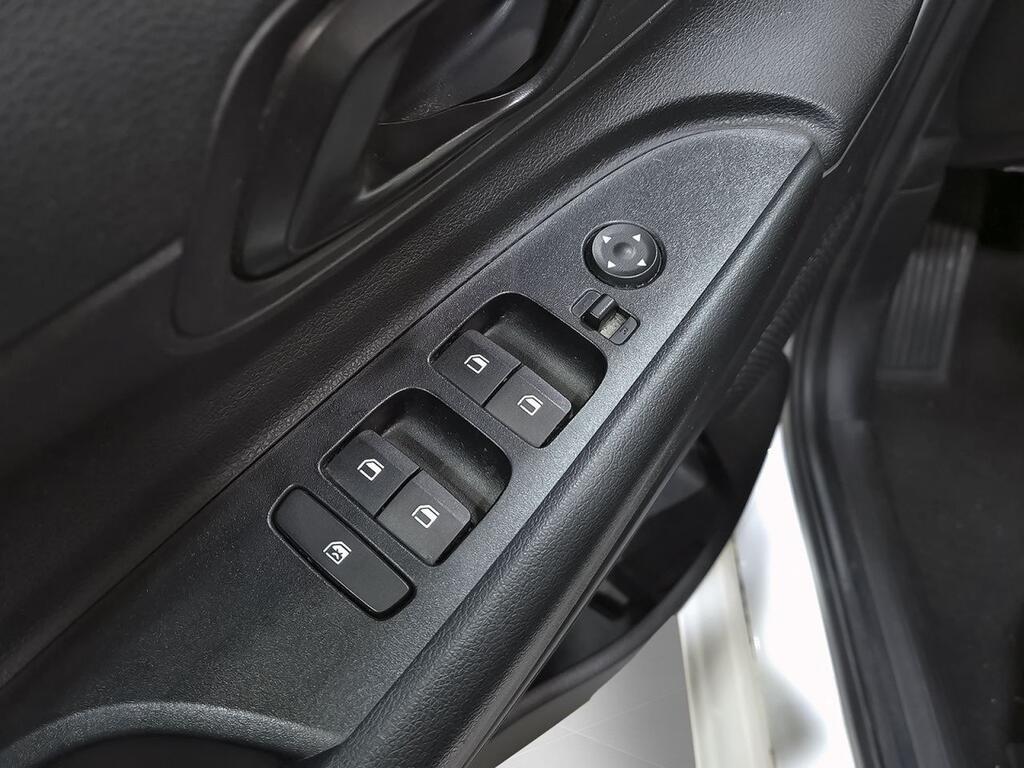 Hyundai i20 1.0 TGDI 74kW (100CV) 48V Essence 11