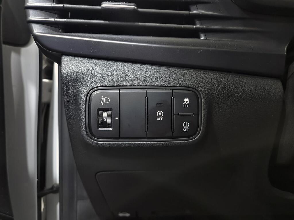 Hyundai i20 1.0 TGDI 74kW (100CV) 48V Essence 12