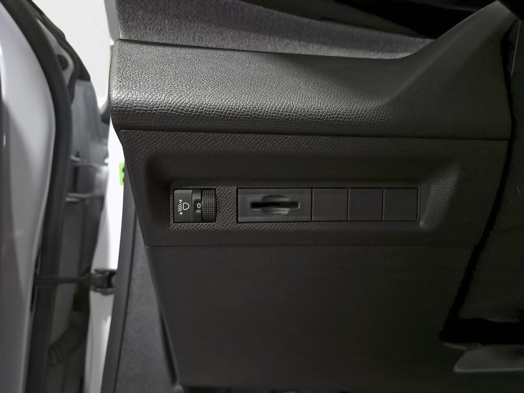 Peugeot 308 5P Allure BlueHDi 130 S&S EAT8 12