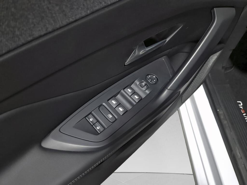 Peugeot 308 5P Allure BlueHDi 130 S&S EAT8 10