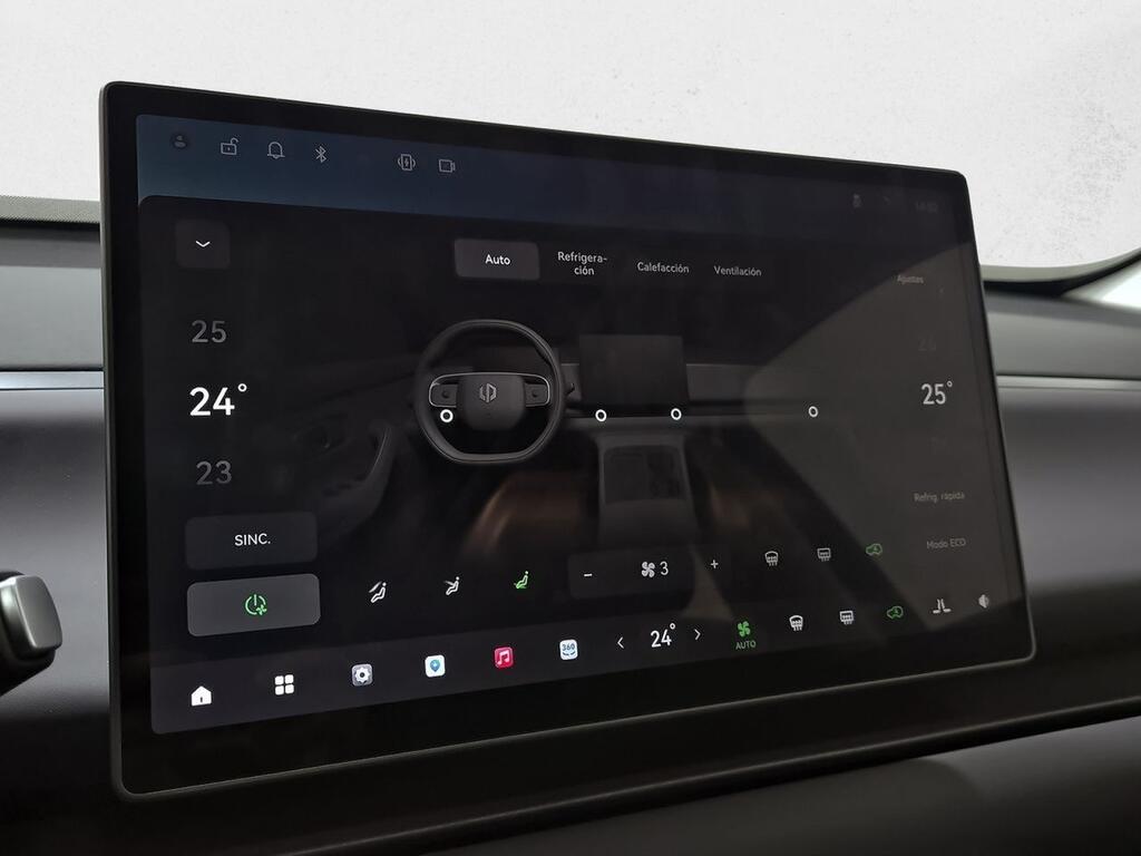 Leapmotor C10 C10 REEV 28.4 kWh Design Auto 23