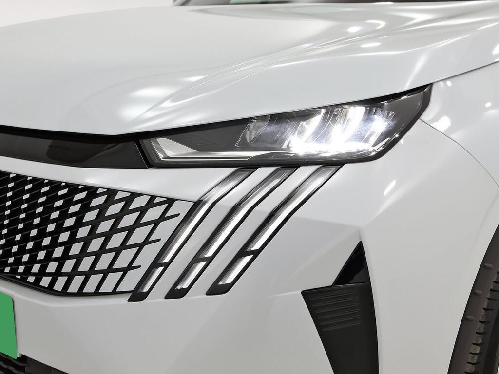 Peugeot 3008 Hybrid 1.2 100KW Allure eDCS6 36