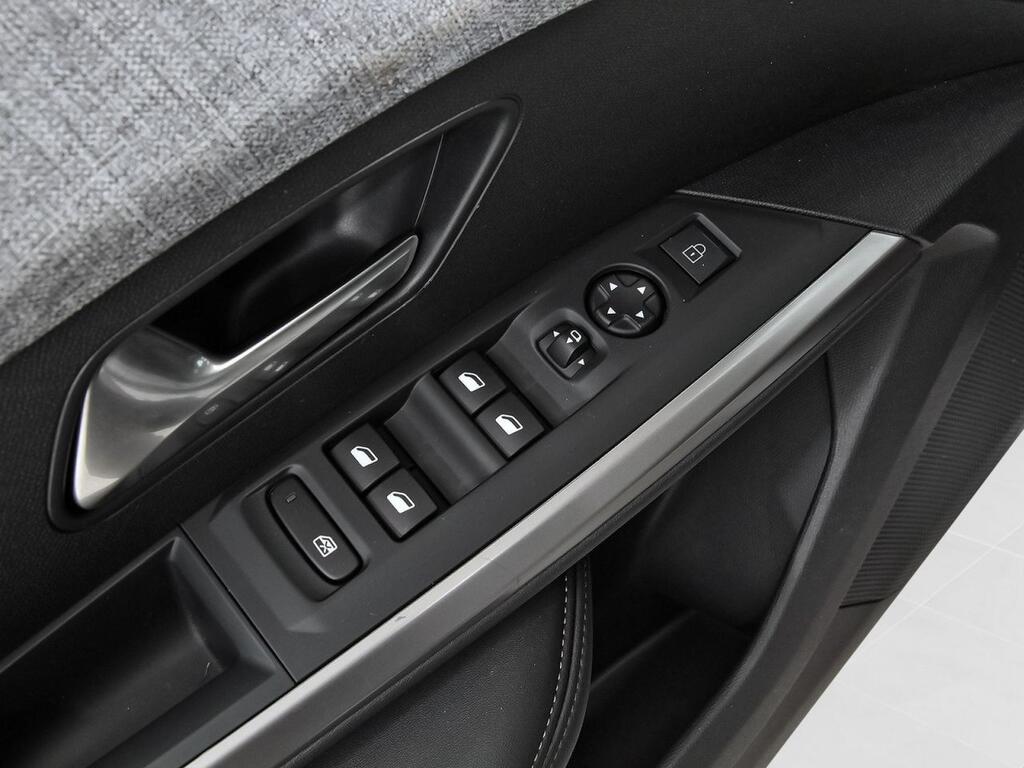 Peugeot 3008 Hybrid 1.2 100KW Allure eDCS6 13