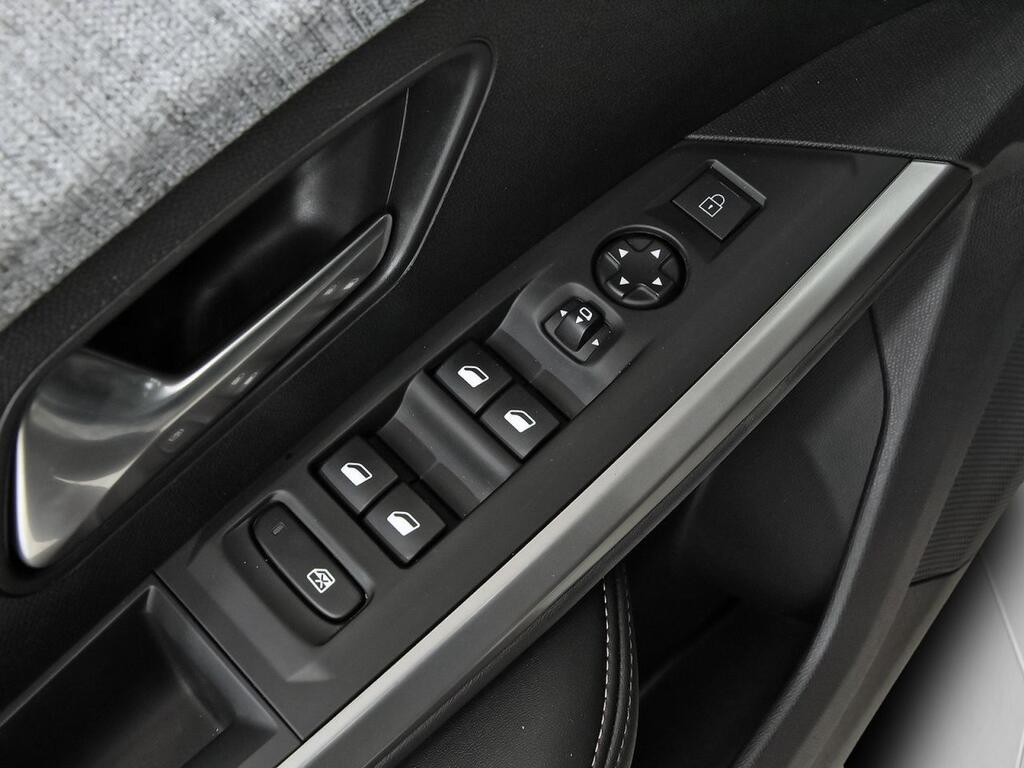 Peugeot 5008 1.2 107KW Allure eDCS6 14