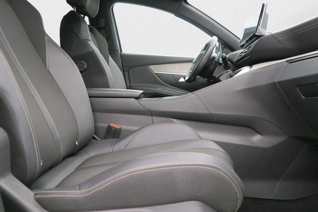 Peugeot 3008 GT 1.2 PURETECH 130 CV S&S AUTO 5P 16