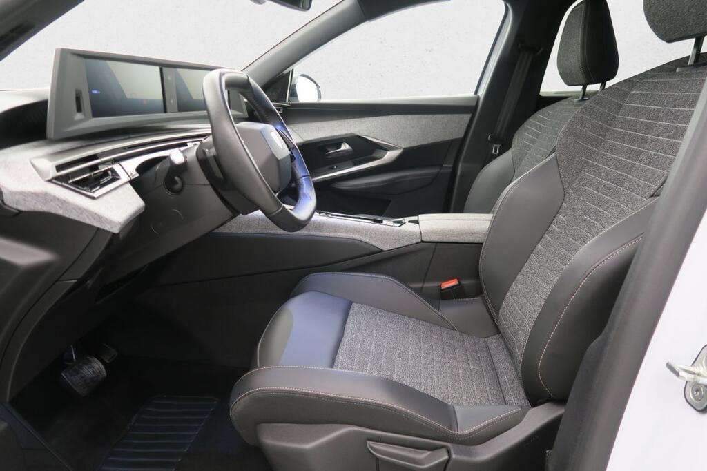 Peugeot 5008 ALLURE 1.2 MHEV HYBRID EDCS6 145 CV 7 PLAZAS 17