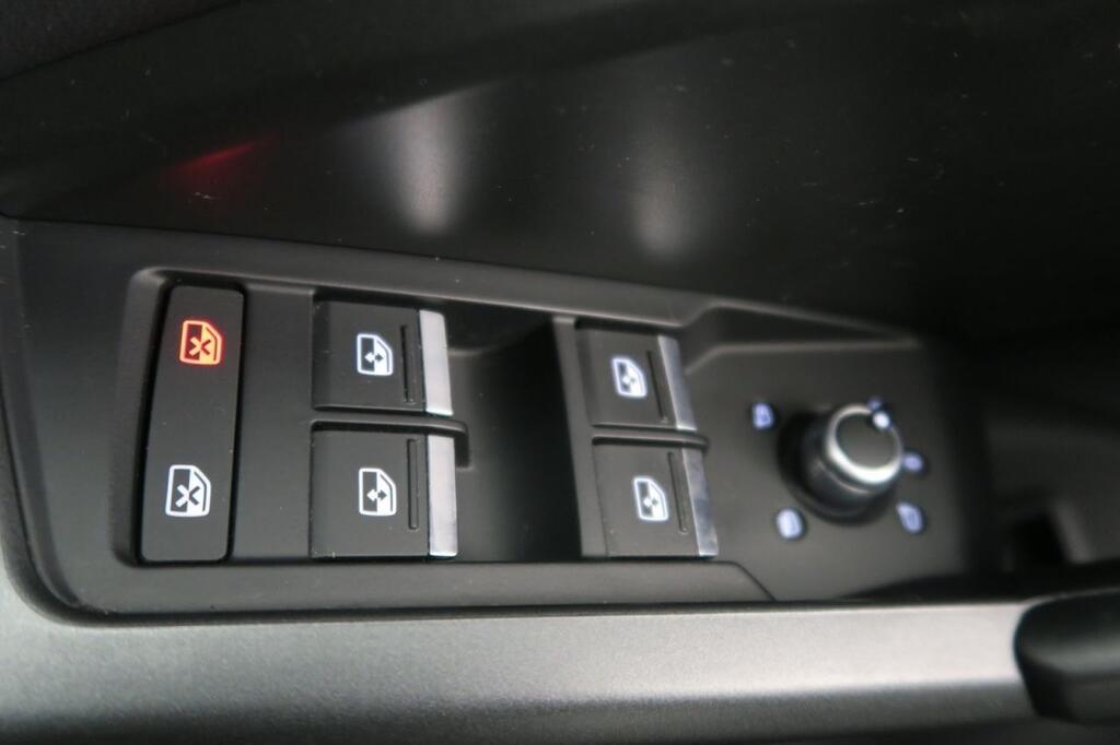 Audi Q3 S LINE 35 2.0 TDI 150 CV S TRONIC 5P 13