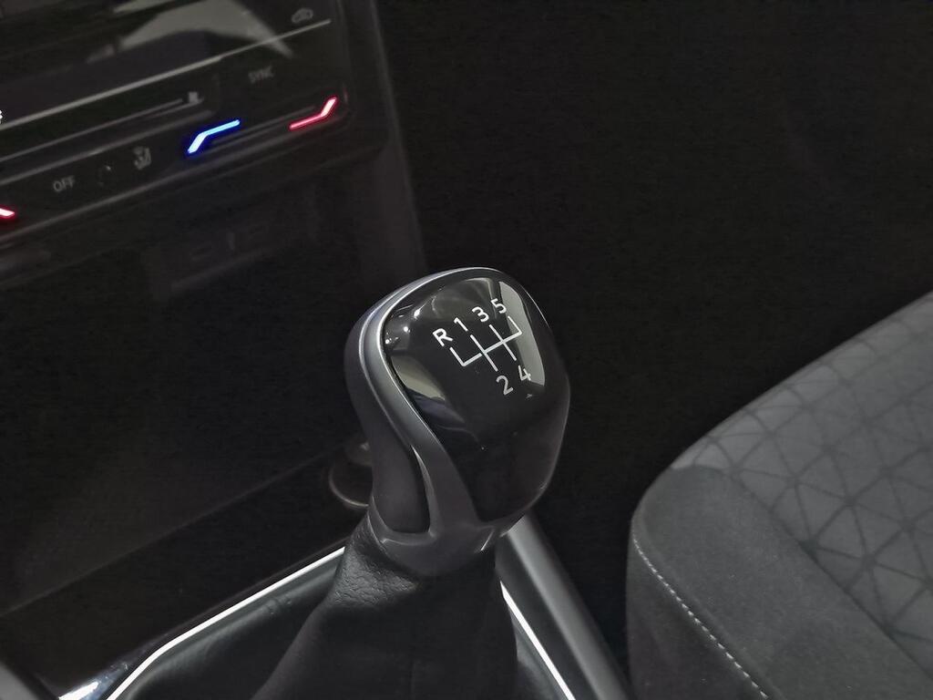 Volkswagen T-Cross 1.0 TSI 95 ADVANCE 5P 28