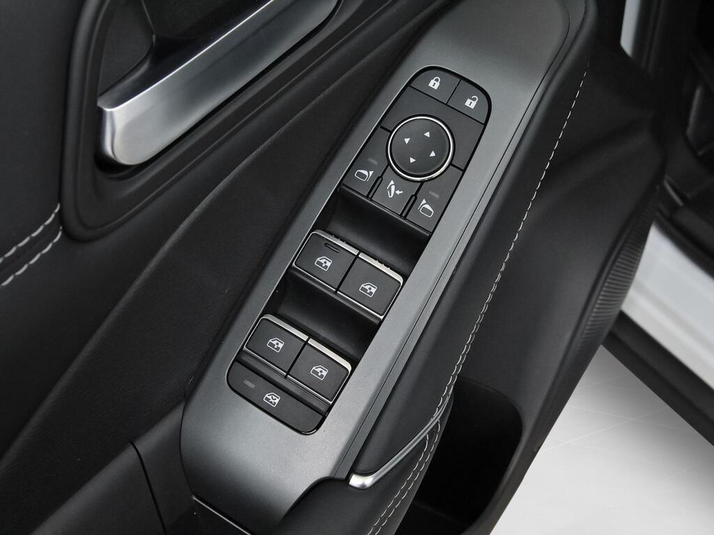 Nissan Qashqai E-POWER 140 KW (190 CV) N-Connecta 12