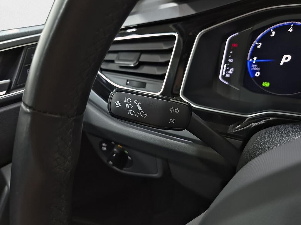 Volkswagen Taigo R-Line 1.0 TSI 81kW (110CV) DSG 13