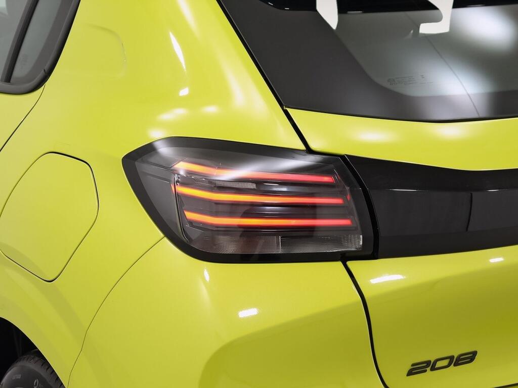 Peugeot 208 Active Puretech 100 37
