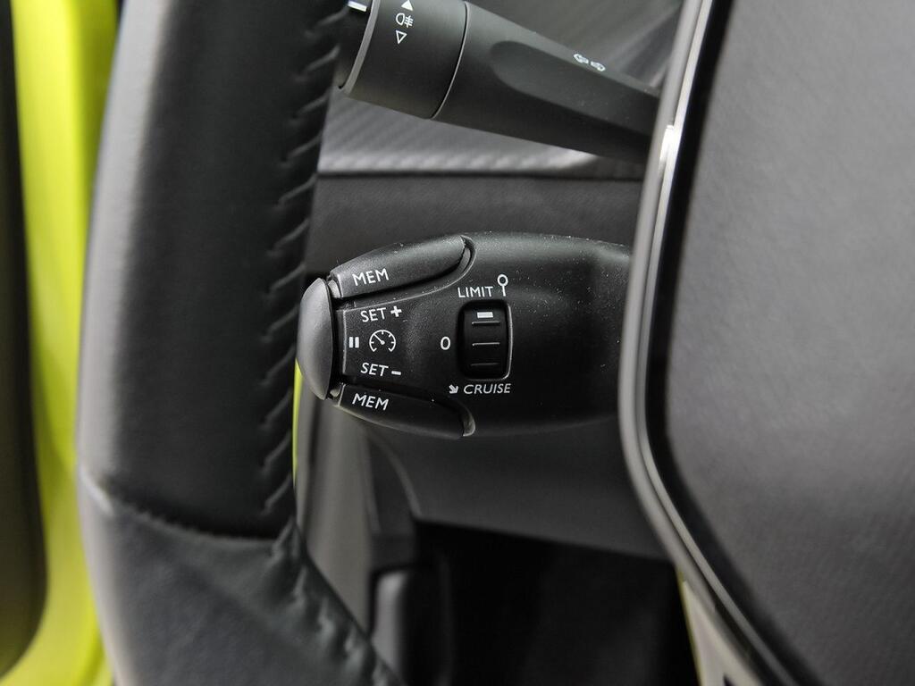 Peugeot 208 Active Puretech 100 17