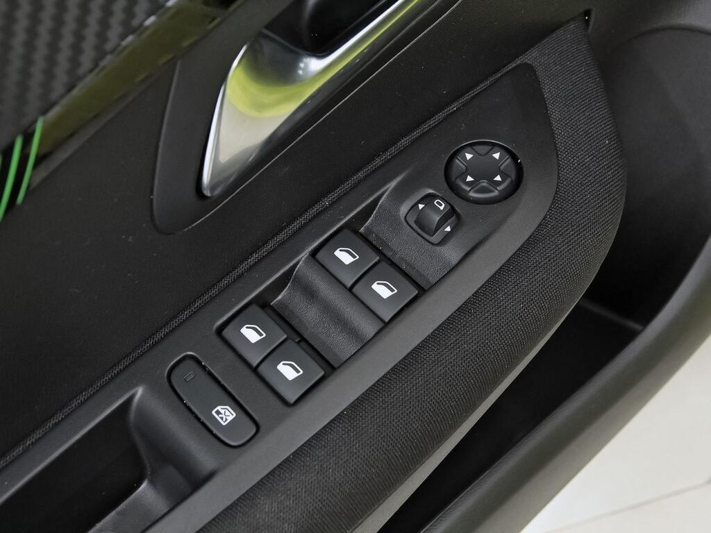Peugeot 208 Active Puretech 100 13