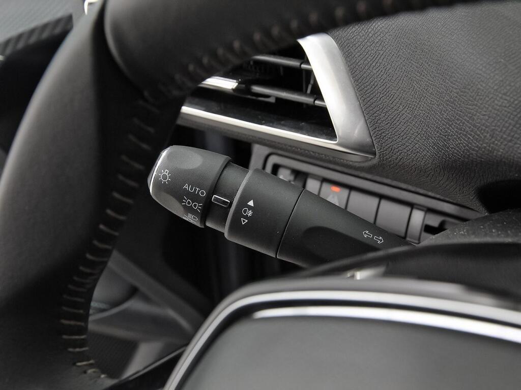 Peugeot 3008 1.2 PureTech 96KW S&S Allure Pack 16