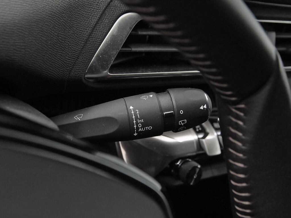 Peugeot 3008 1.2 PureTech 96KW S&S Allure Pack 18