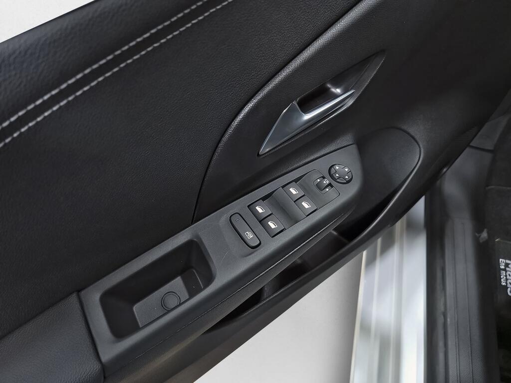 Opel Corsa 1.2T XHL 74KW GS 5P 12