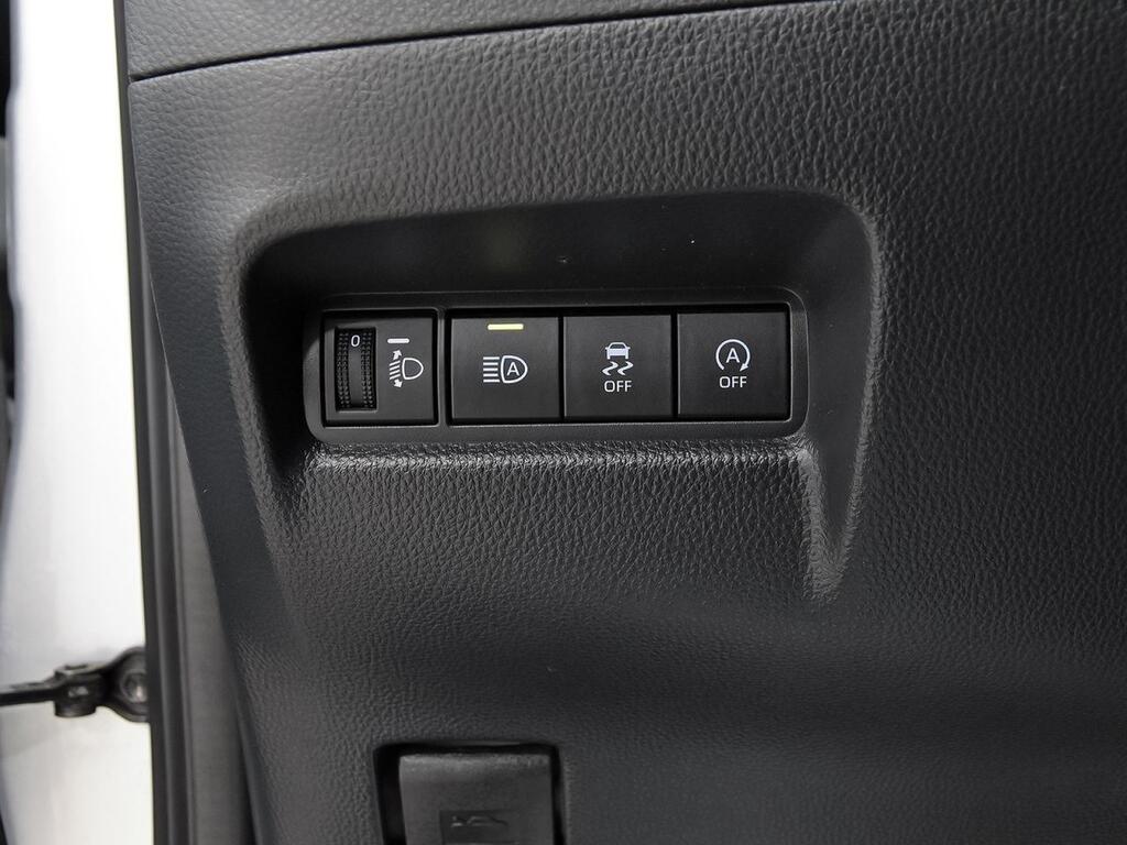 Toyota Aygo X Cross 1.0 VVT-I 72CV Play 13