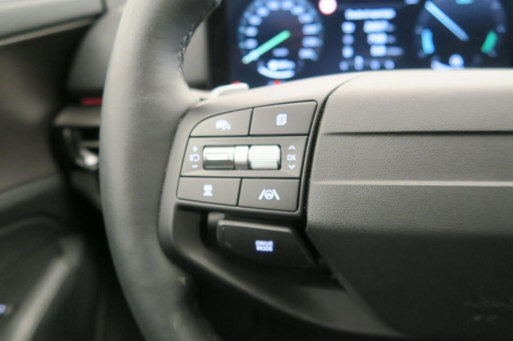 Kia Sportage SUV 1.6 T-GDI HEV TECH AUTO 215 5P 12