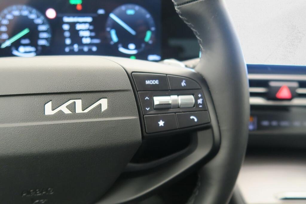 Kia Sportage SUV 1.6 T-GDI HEV TECH AUTO 215 5P 13