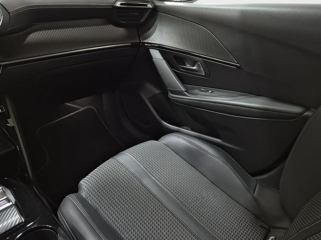 Peugeot 208 GT 1.2 PURETECH 130 CV EAT8 S&S 5P 30