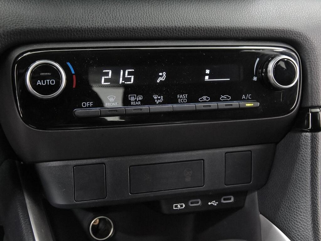 Toyota Yaris 1.5 120H Active Plus 26