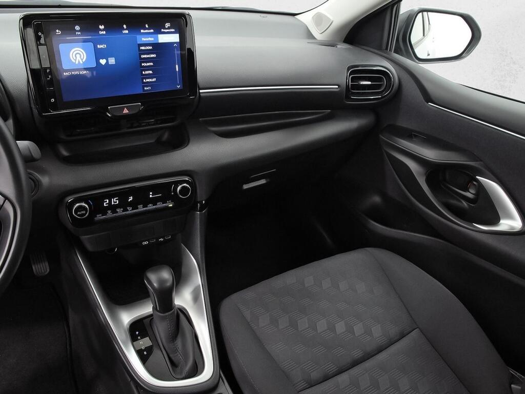 Toyota Yaris 1.5 120H Active Plus 11