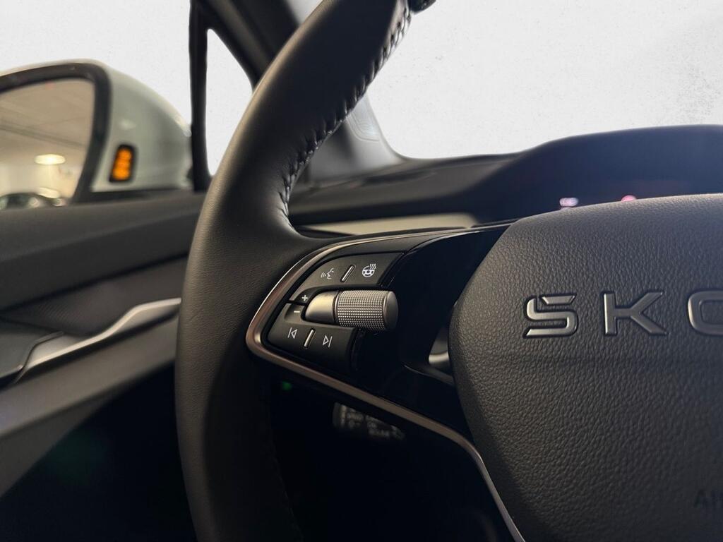 Skoda Enyaq 85 210 kW ( CV) 82 kWh (77 kwh neta) 9