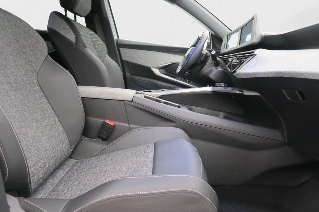 Peugeot 5008 ALLURE 1.2 MHEV HYBRID EDCS6 145 CV 7 PLAZAS 16