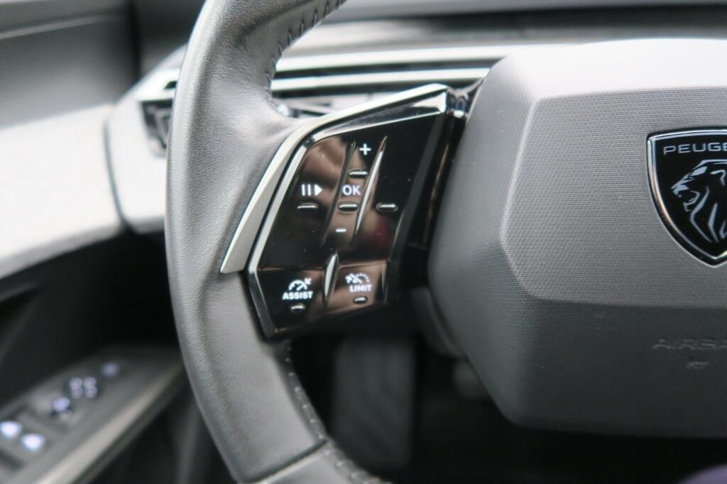 Peugeot 5008 ALLURE 1.2 MHEV HYBRID EDCS6 145 CV 7 PLAZAS 11