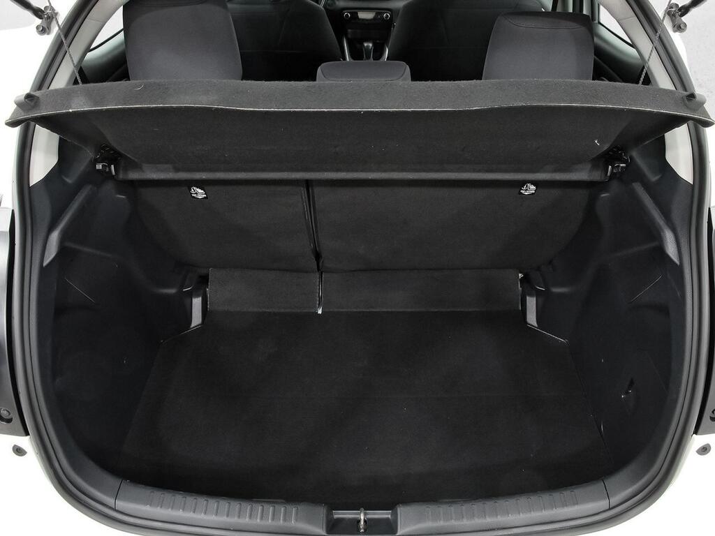 Toyota Yaris Cross 1.5 120H Active Plus 9