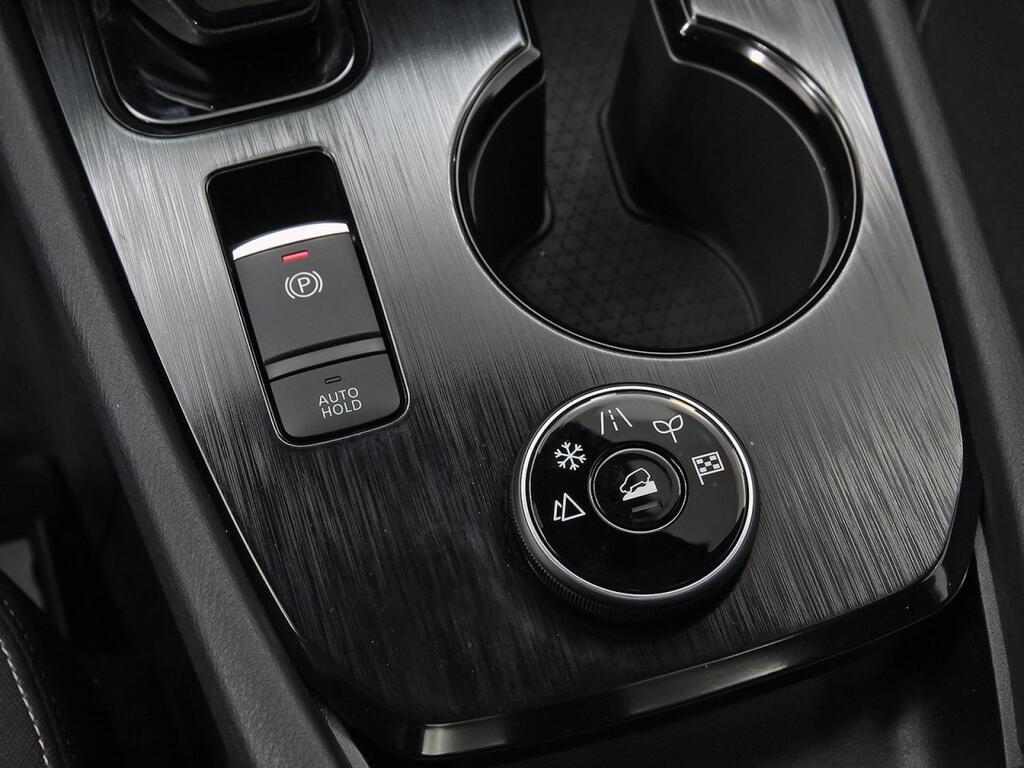 Nissan X-Trail 5pl 1.5 e-4ORCE 158kW 4x4 A/T N-Connecta 34