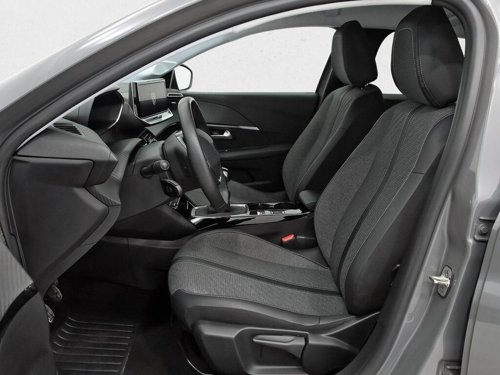 Peugeot 208 Allure Puretech 100 8