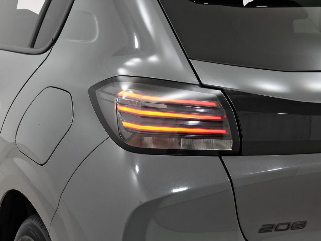 Peugeot 208 Allure Puretech 100 34