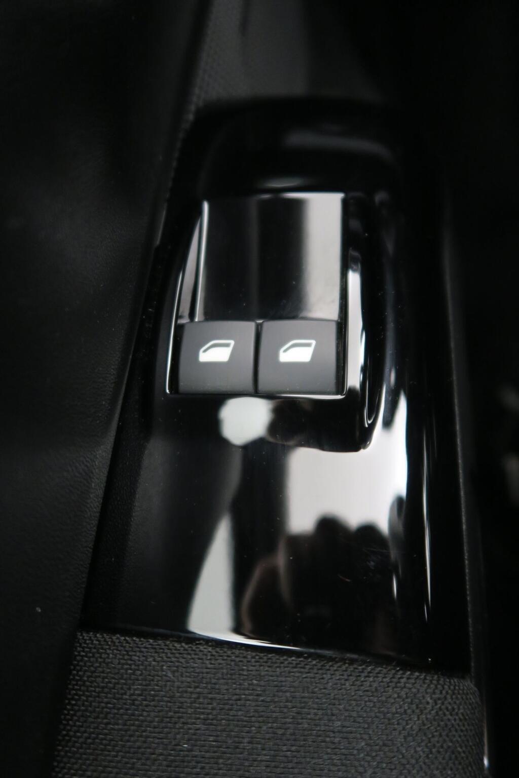 Citroën C3 C-SERIES 1.2 PT 83 CV 5P 8